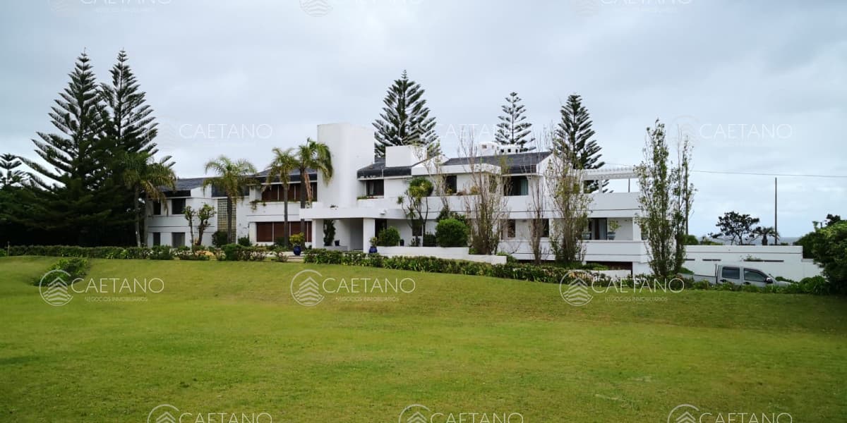 Gran Residencia sobre la Playa de Solanas en Venta