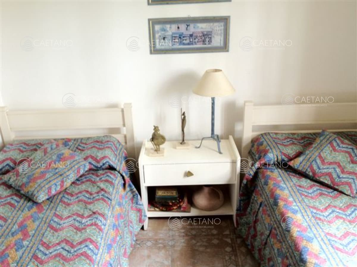 Casa en La Juanita de tres dormitorios en Venta — foto 3