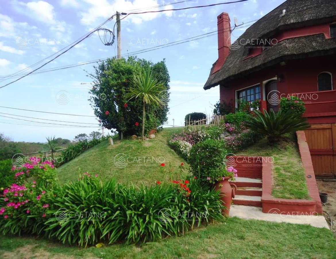 Casa en El Chorro Manantiales Tres dormitorios a 4 cuadras del Mar — foto 2
