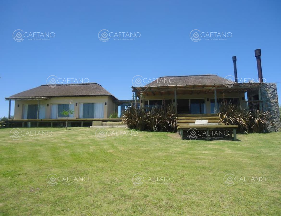 Casa en Alquiler en Pueblo Mio, Manantiales Cuatro Dormitorios — foto 2