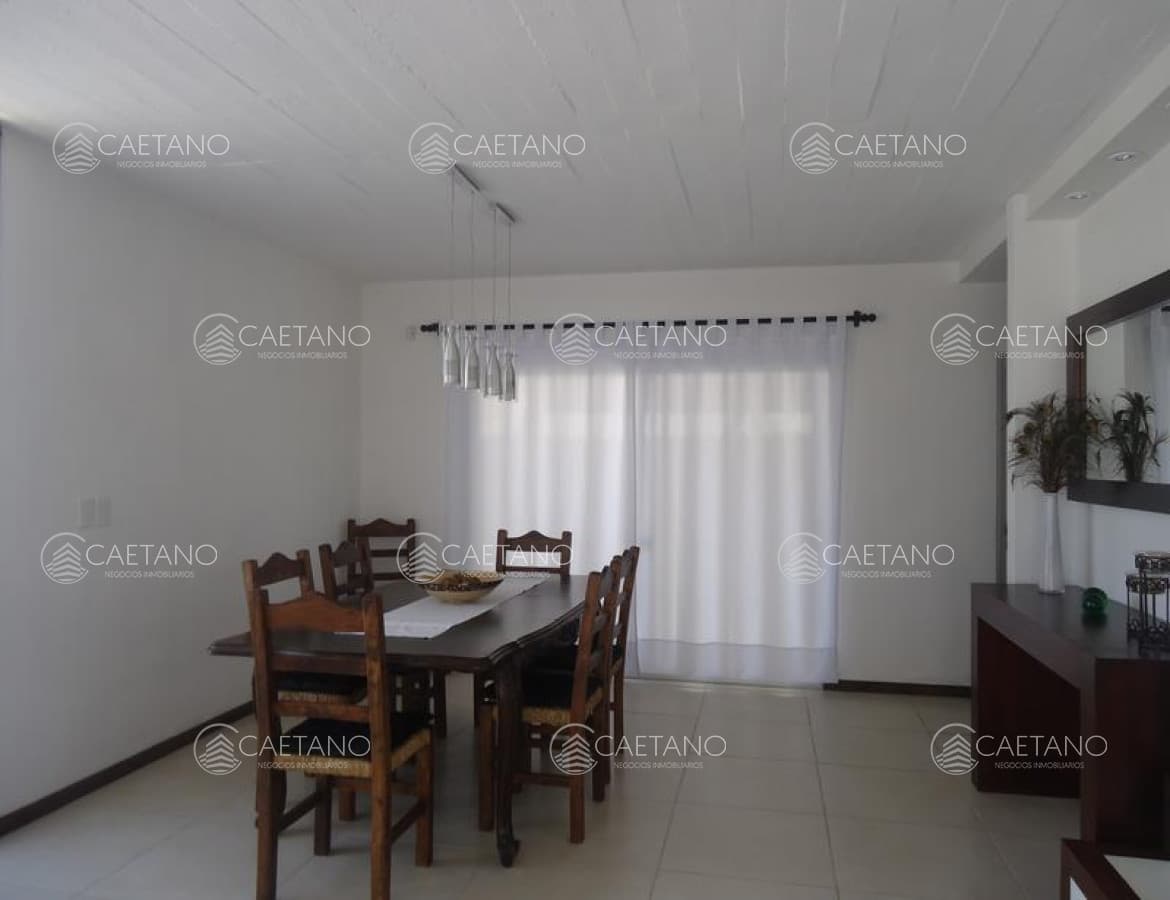 Casa en alquiler 4 dormitorios a dos cuadras de la playa — foto 2
