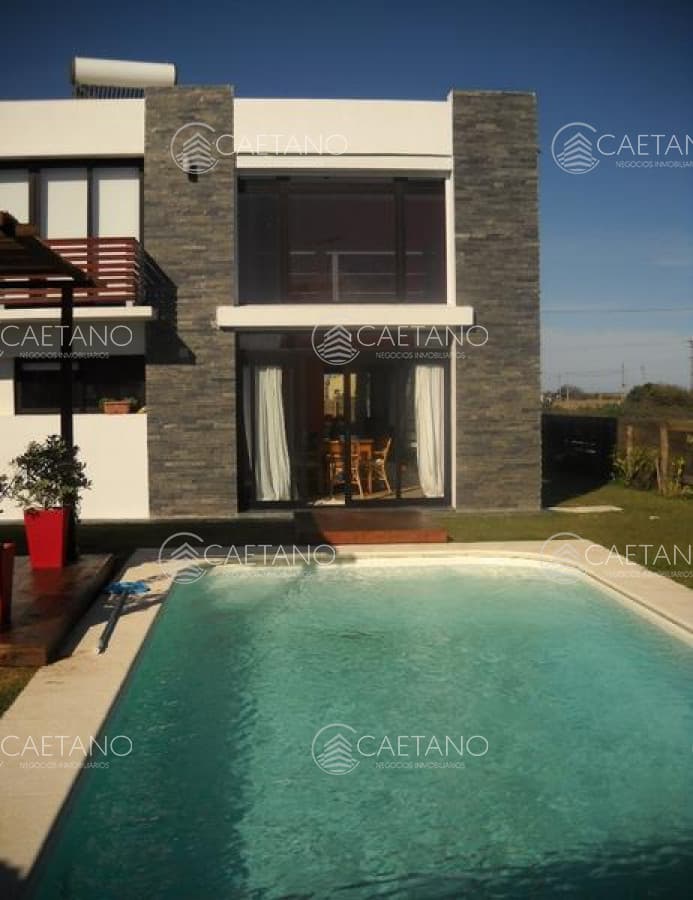 Casa en alquiler en Manantiales — foto 3