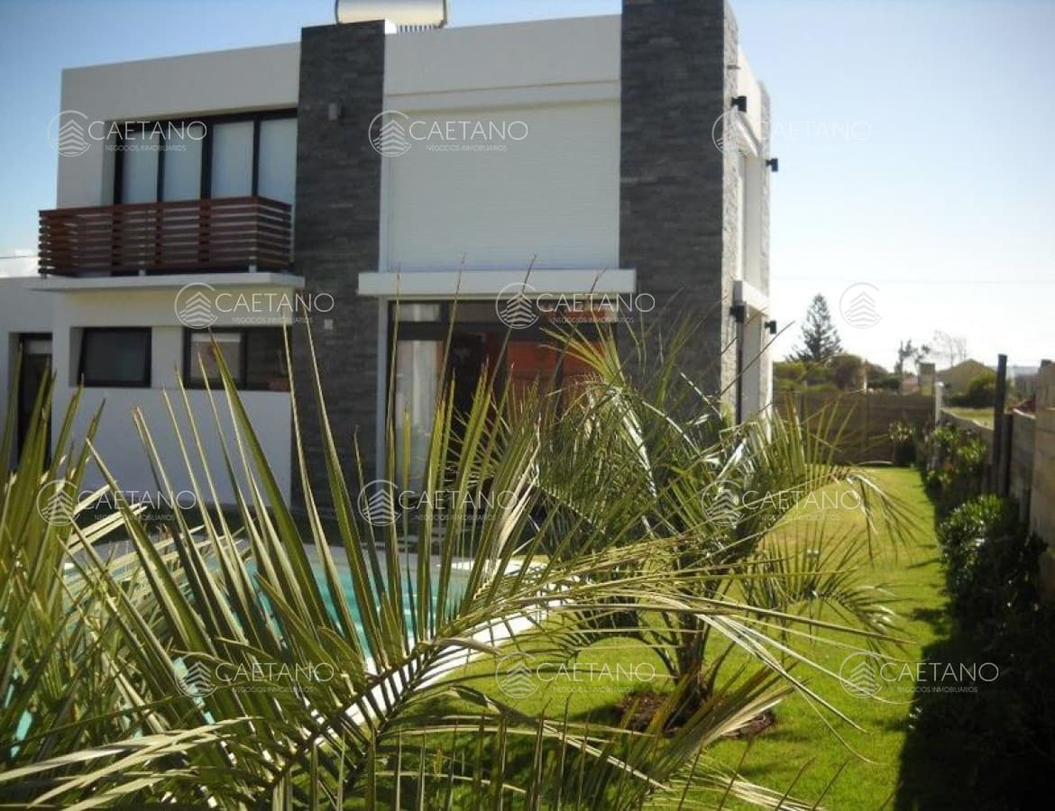 Casa en alquiler en Manantiales