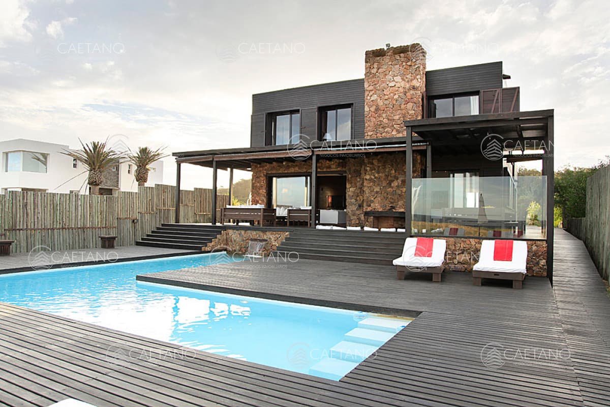 Casa Sobre el Mar Santa Monica - Jose Ignacio