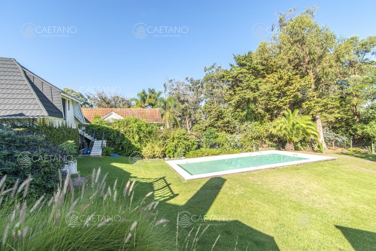 Casa en Venta 5 Dormitorios y Doble Dependencia de Servicio en Rincon del Indio — foto 2