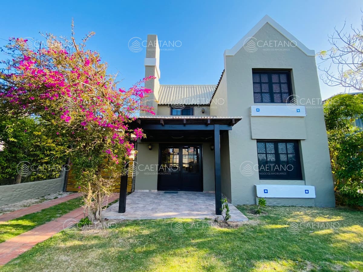 Muy linda casa en el corazón de La Barra