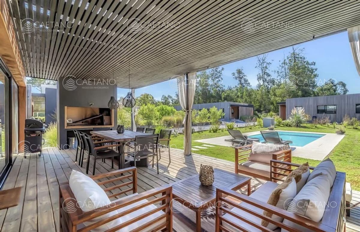 Moderna casa a estrenar en San Rafael — foto 2