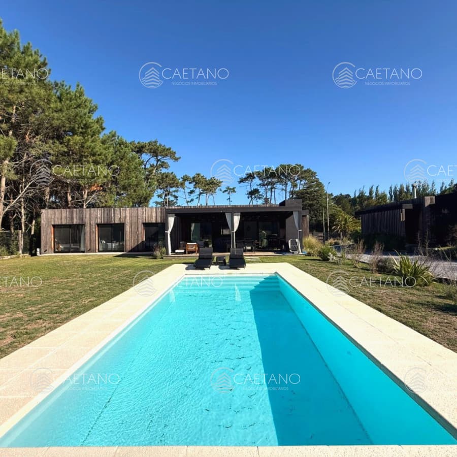 Moderna casa a estrenar en San Rafael
