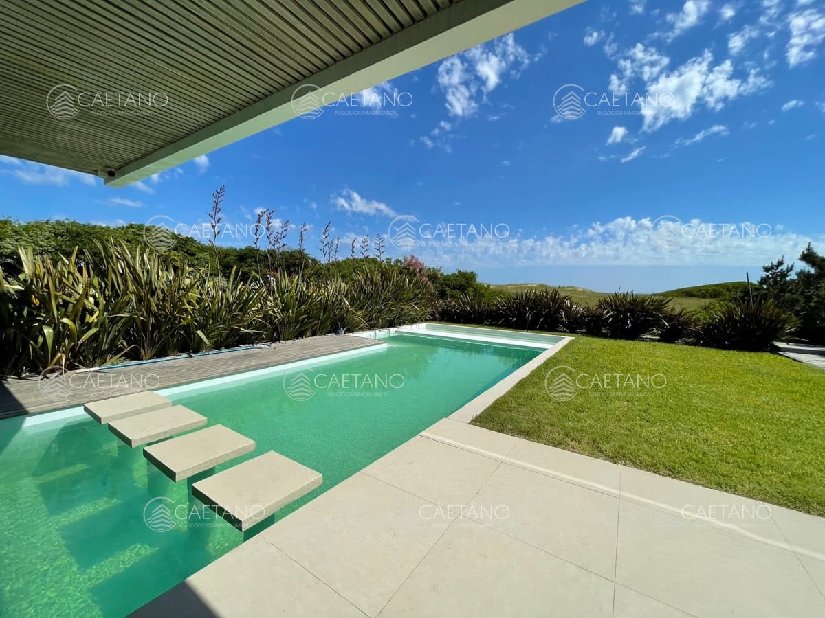 Casa en Alquiler de Cuatro dormitorios frente al Mar, Punta Ballena — foto 3
