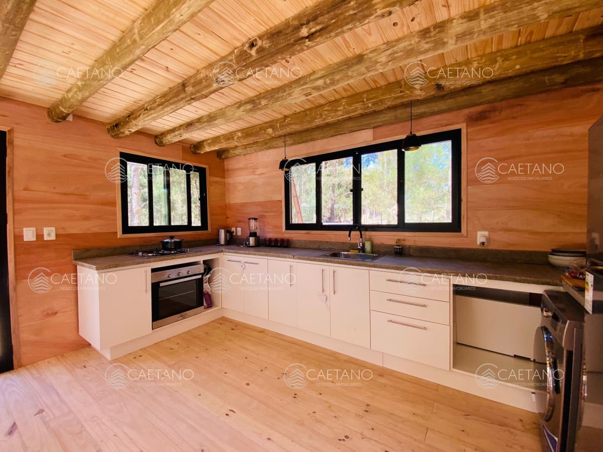 Casa Dos Dormitorios en Alquiler de Temporada La Barra — foto 2
