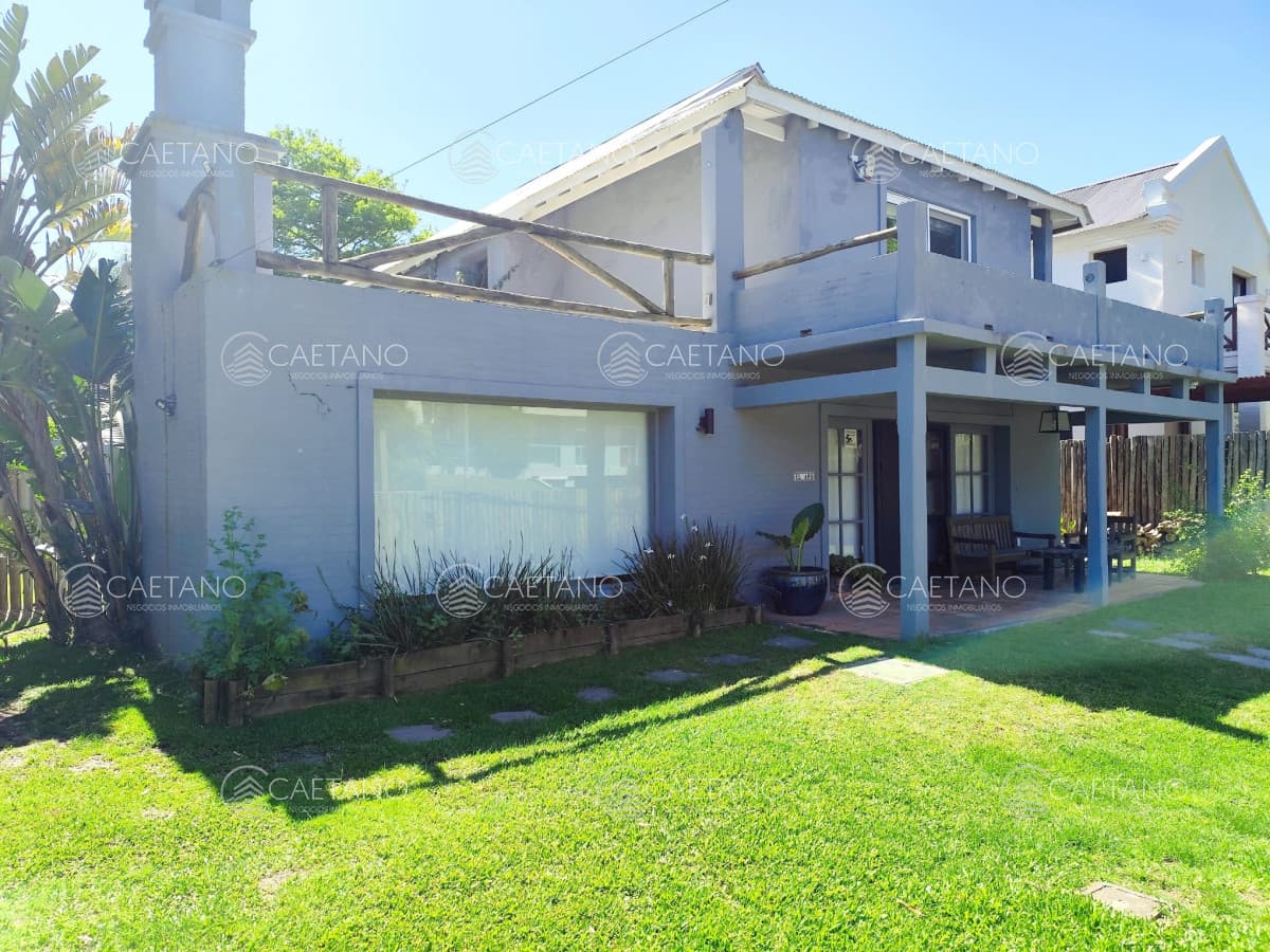Casa en Montoya próxima al mar con piscina y parrillero — foto 2