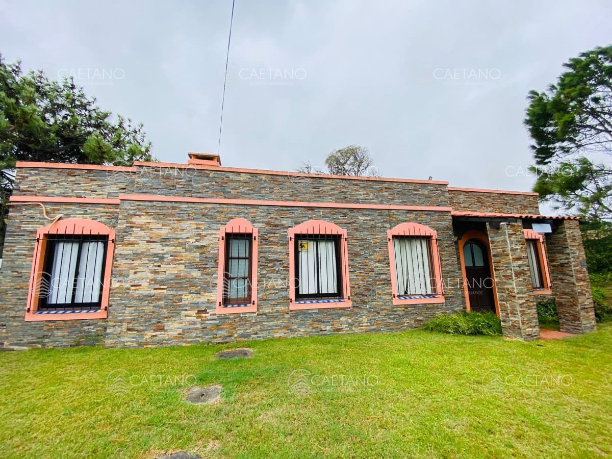 Casa en Venta a una Cuadra del Mar Tres dormitorios
