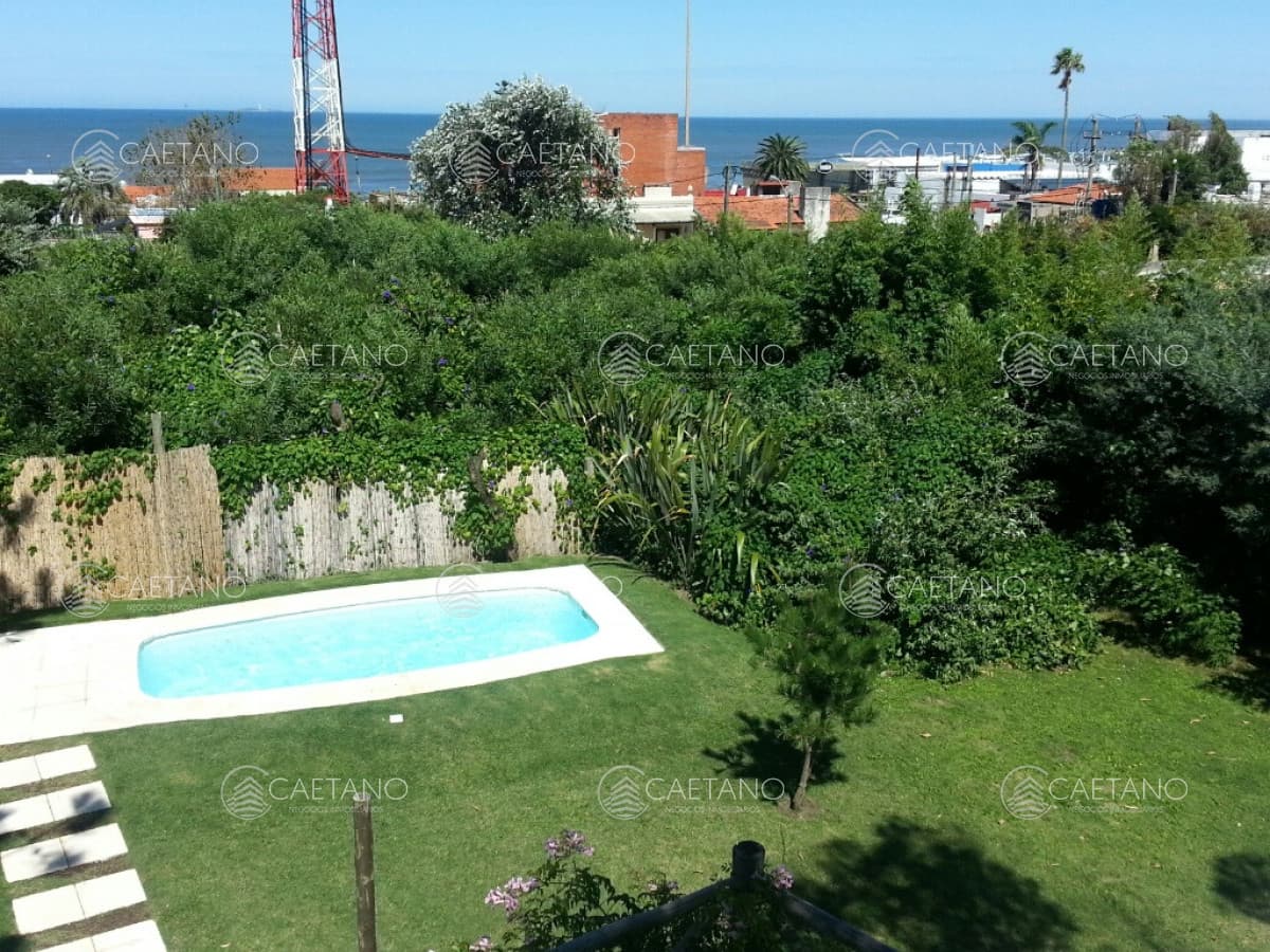 Casa en alquiler en La Barra muy bien ubicada próxima al mar — foto 3
