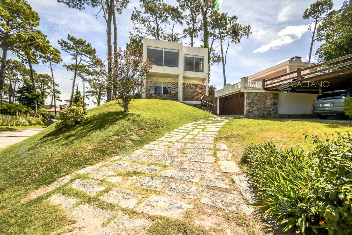 Casa de Seis Dormitorios en Venta - Playa Mansa — foto 2