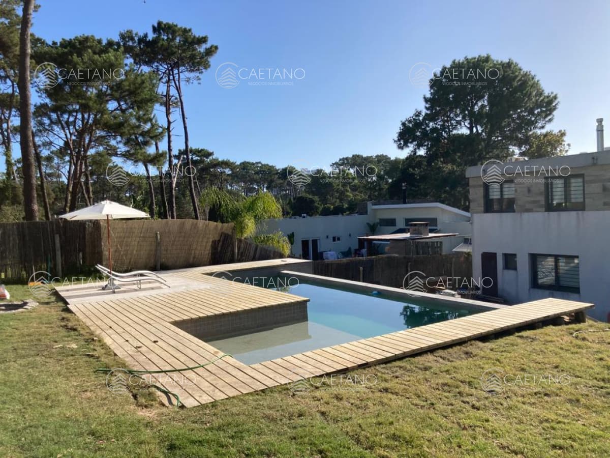 Moderna casa en alquiler de temporada.