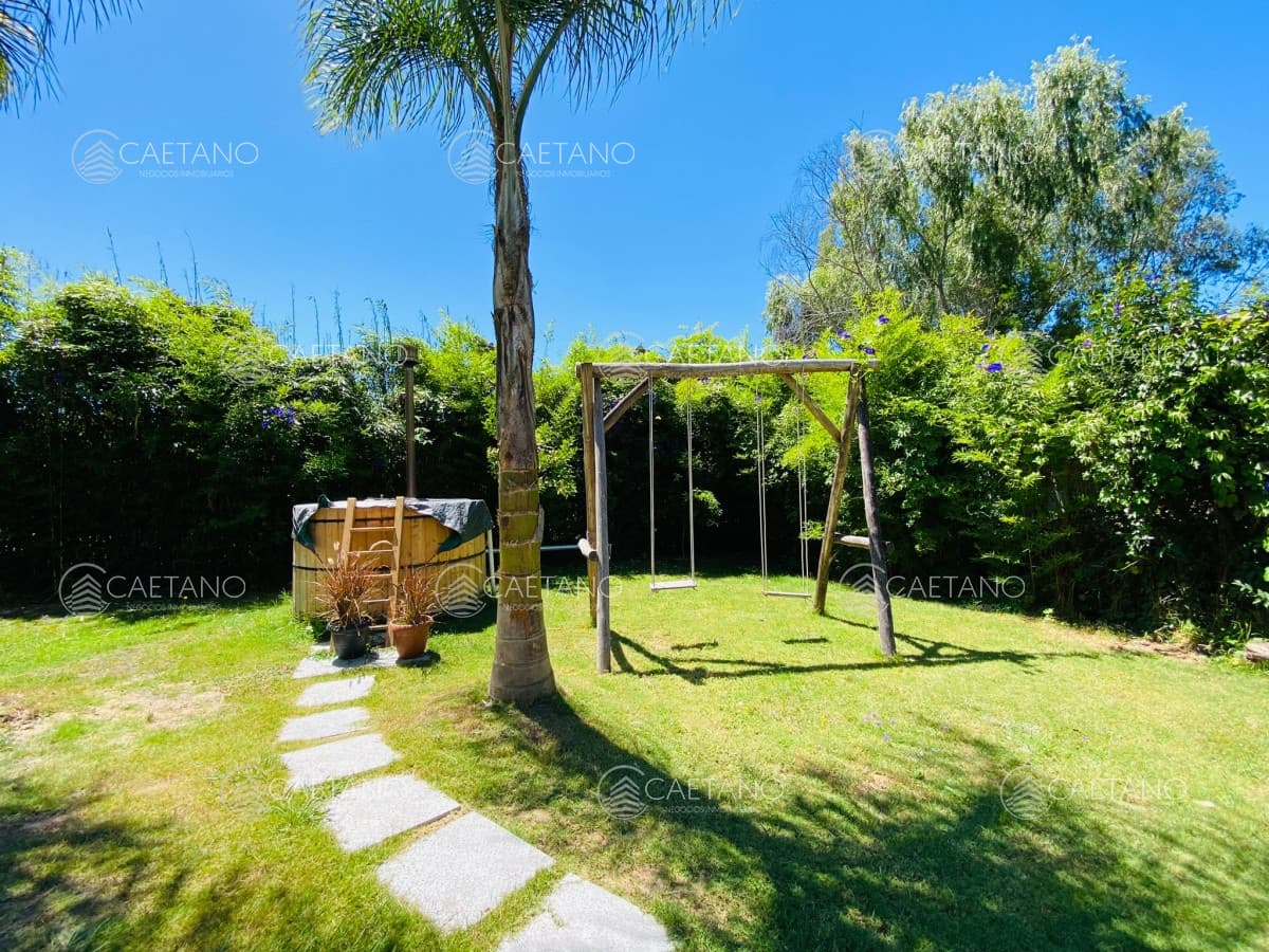 Moderna casa en venta a estrenar a pocas cuadras de la Playa La Barra — foto 2