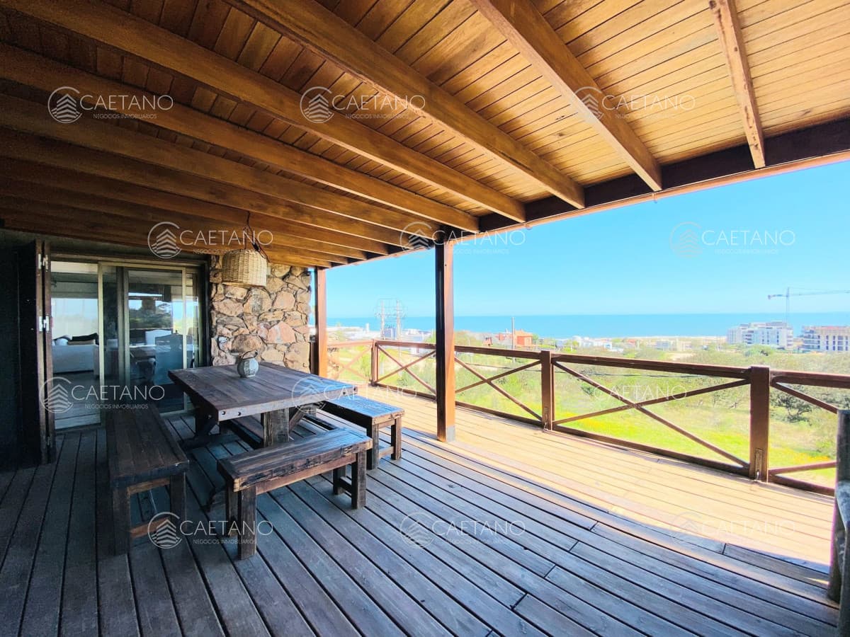 Casa de cuatro dormitorios con barbacoa y piscina en Alquiler — foto 2