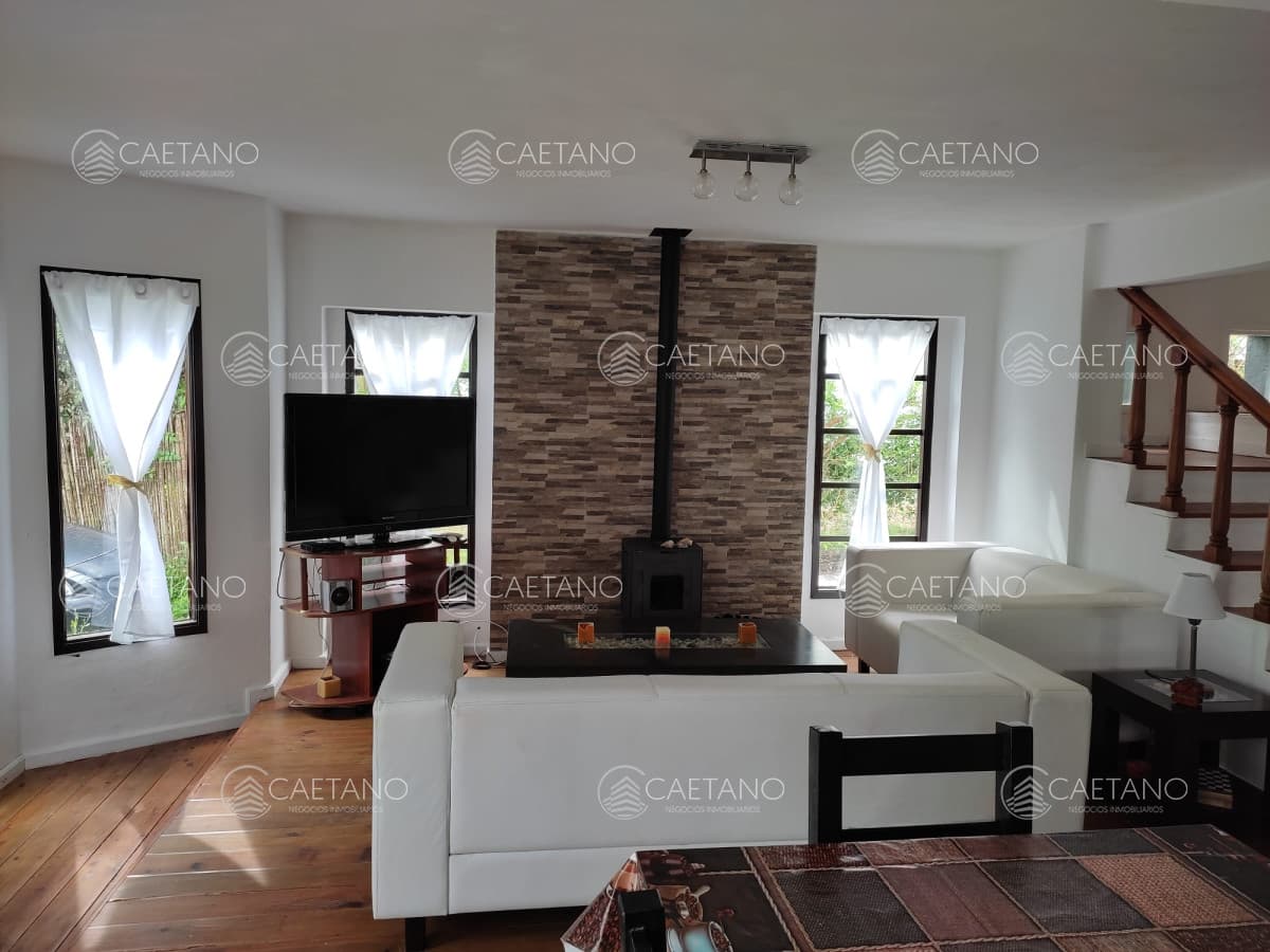 Casa a tres cuadras del centro de La Barra — foto 3