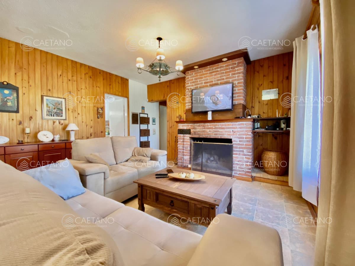 Casa de cuatro dormitorios en Pinares — foto 2