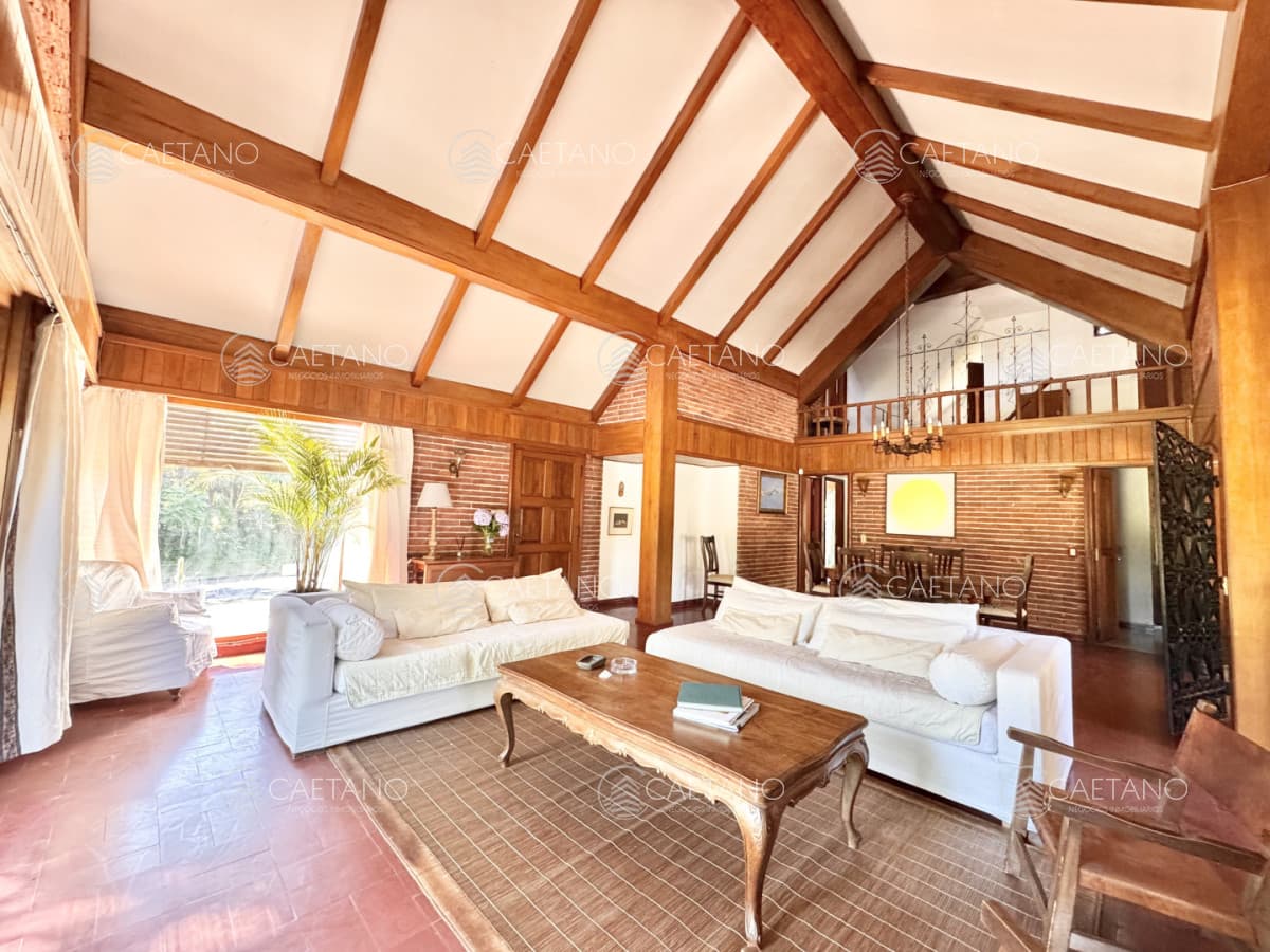Casa en venta  de 5 dormitorios en San Rafael