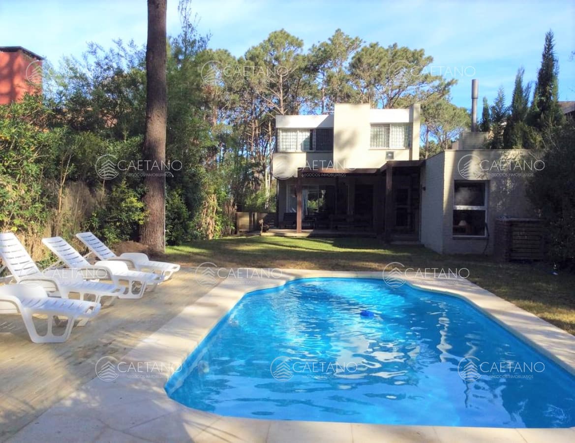 Casa en Montoya 4 dormitorios con piscina a pocas cuadras del mar — foto 2