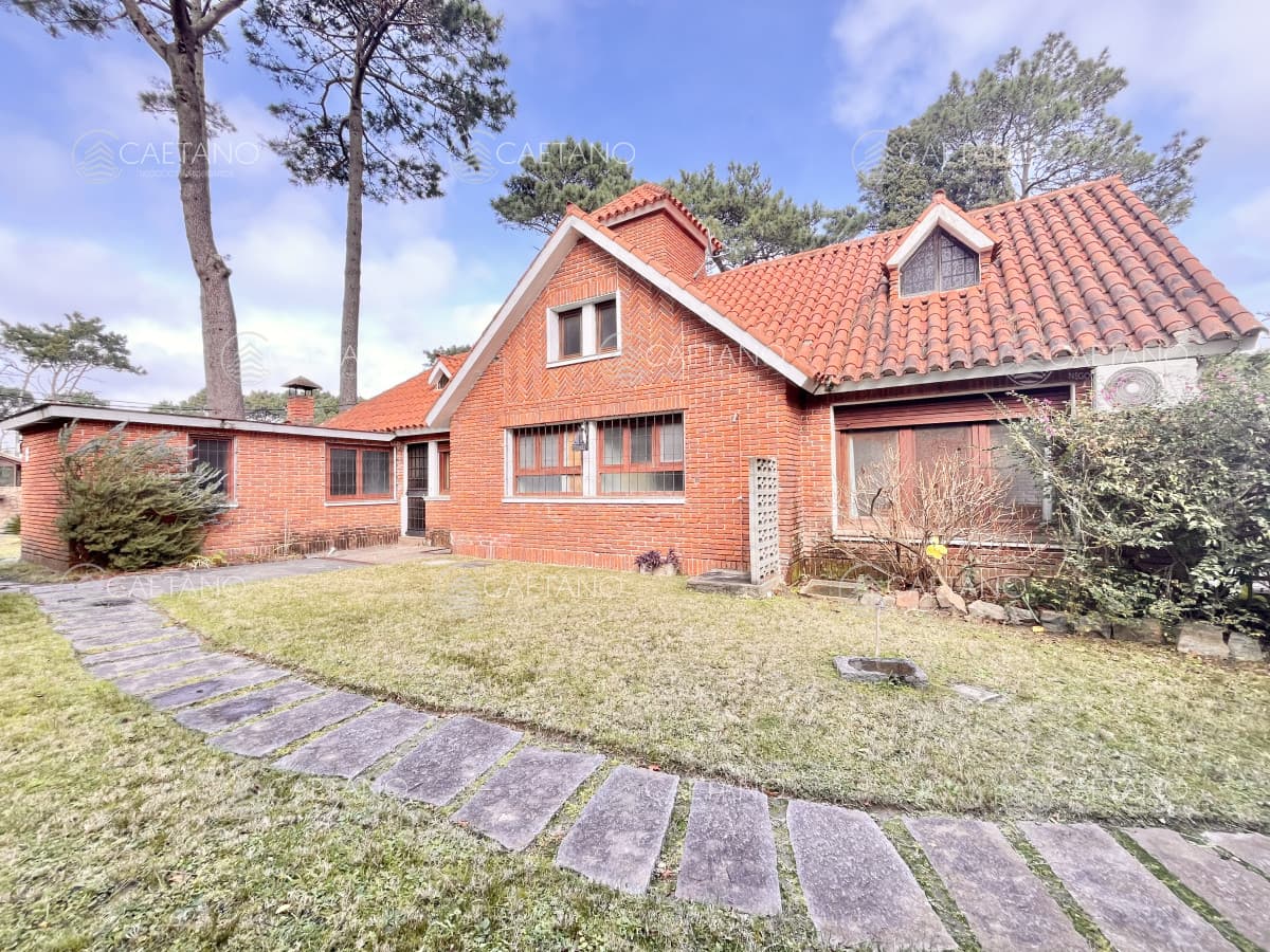 Casa en venta  de 5 dormitorios en San Rafael — foto 2