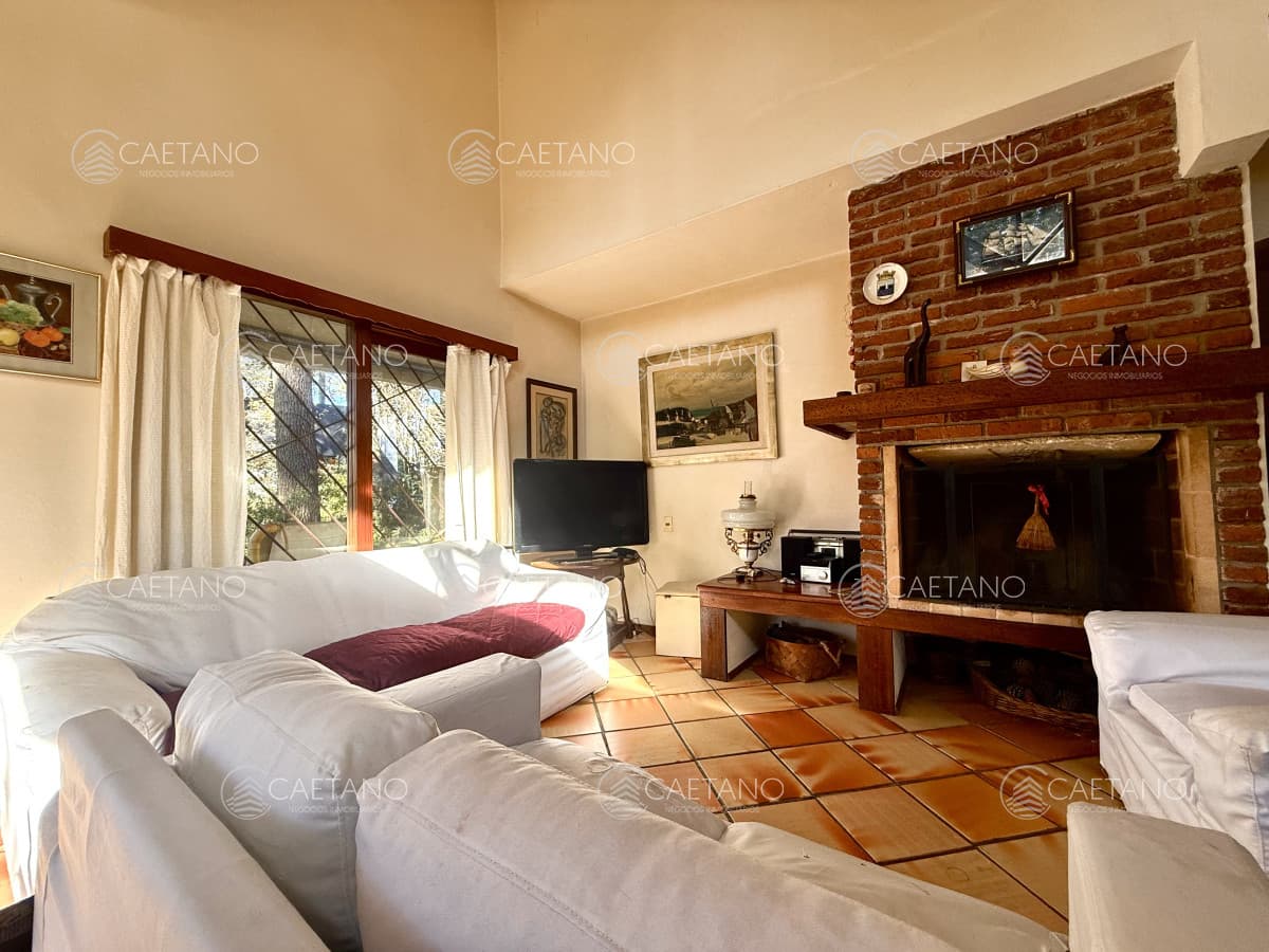 Casa a la venta en Pinares de 3 dormitorios — foto 3