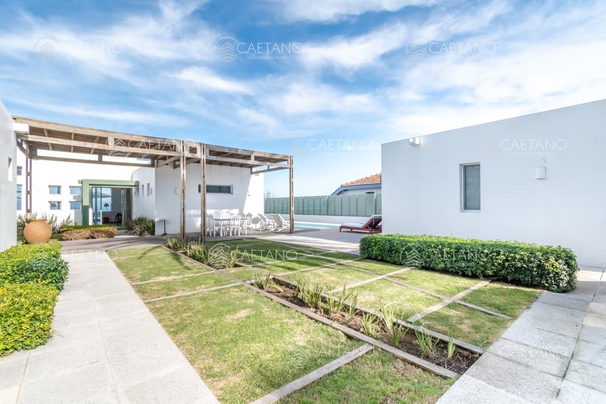 Excelente casa frente al mar en alquiler La Barra — foto 3