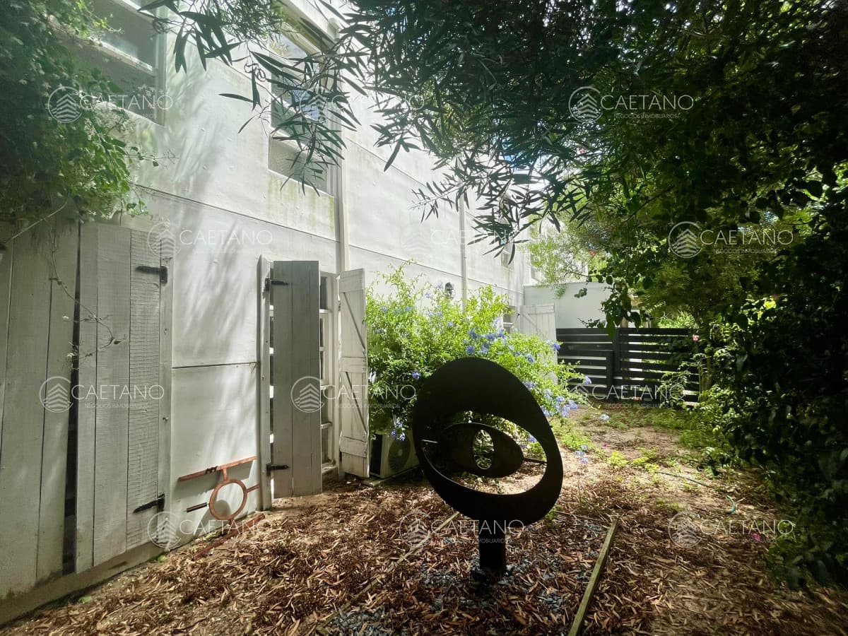 Casa con jardín en La Barra muy bien ubicada — foto 2