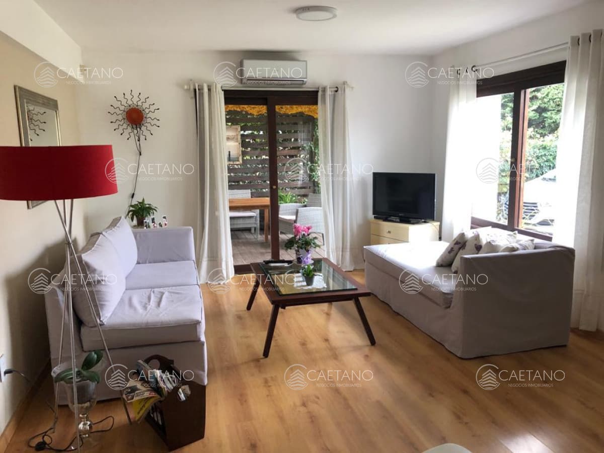 Muy linda casa de 3 dormitorios en Venta - Pinares — foto 3