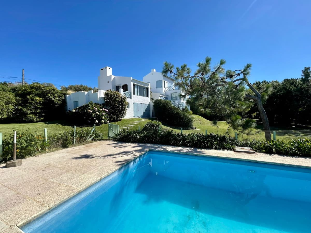 Casa En Venta Frente al Mar Playa Montoya