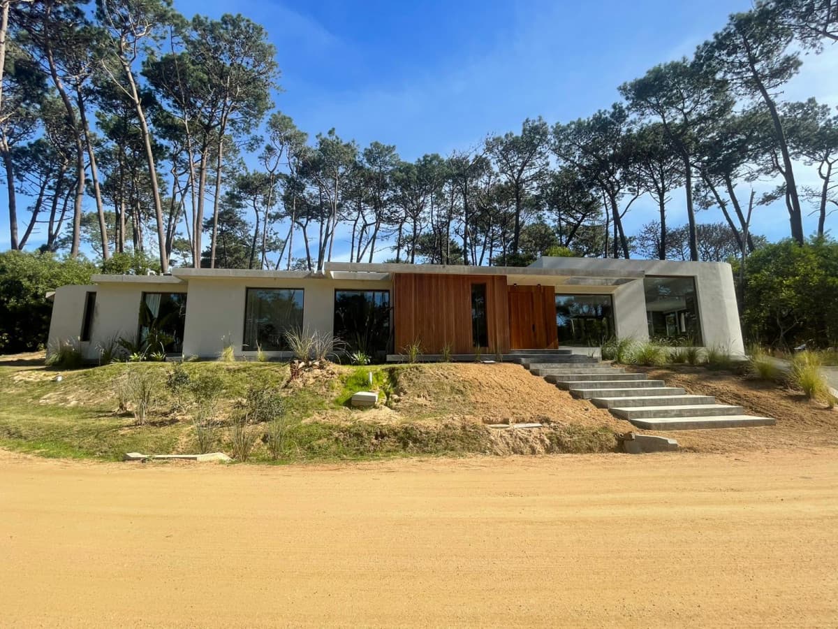 Excelente casa moderna en venta en Reserva Montoya