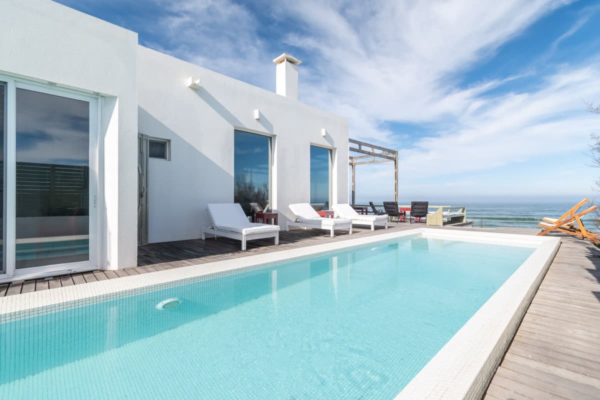 Excelente casa frente al mar en alquiler La Barra