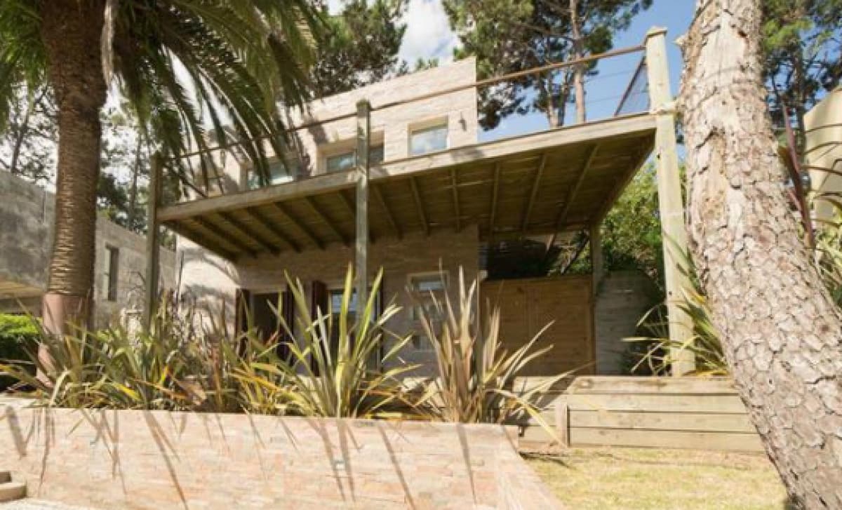 Casa moderna  y luminosa en venta  a pocas cuadras del Mar