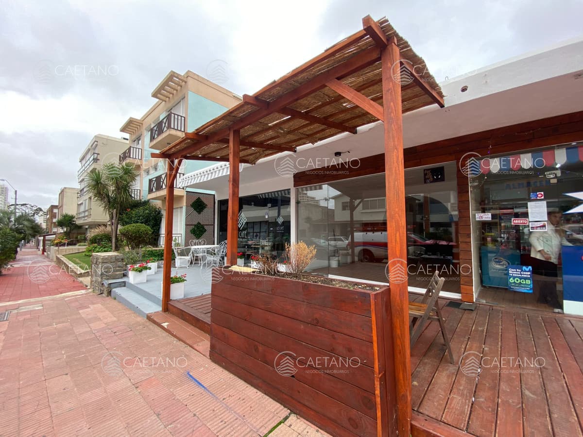 Local Comercial en La Peninsula en Alquiler — foto 2