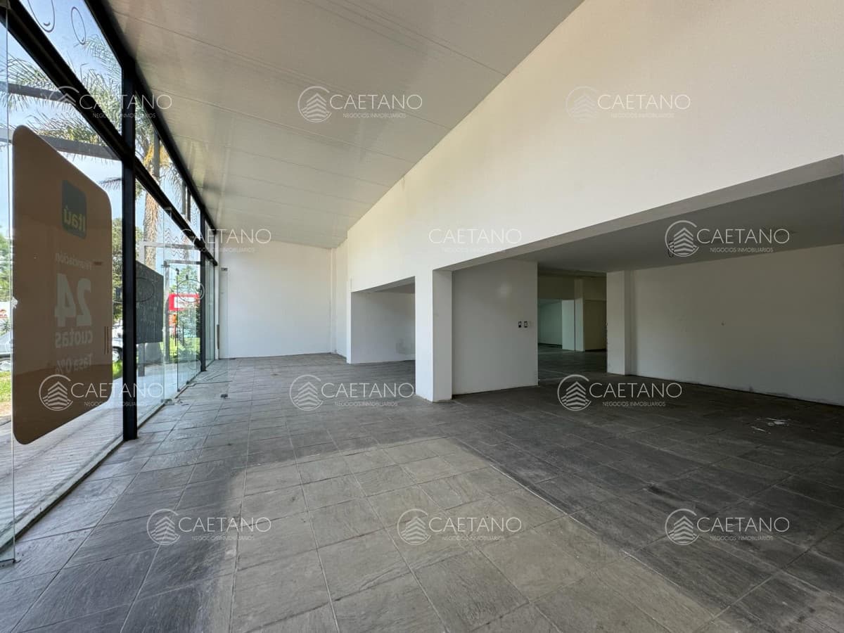 Local Comercial en Alquiler en Pedragosa Sierra, Punta del Este — foto 2