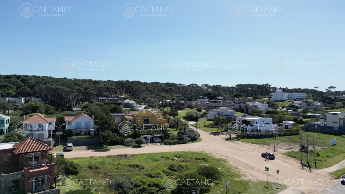 Terreno primera fila en Montoya, La Barra — foto 2