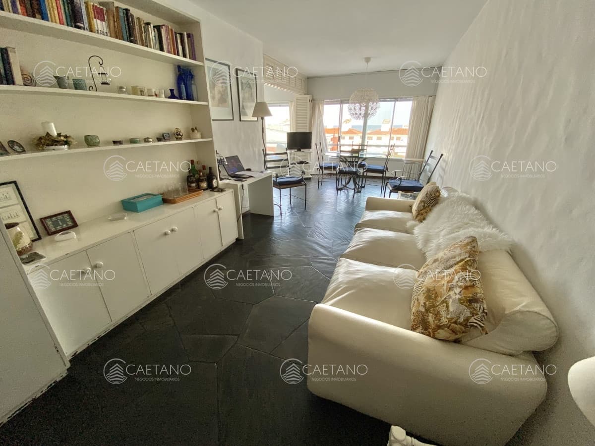 VENTA DE APARTAMENTO EN PENINSULA 2 DORMITORIOS EDIF MICHELANGELO — foto 2