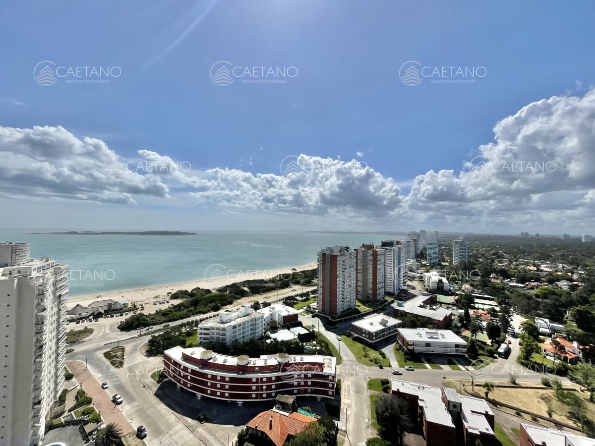 DUPLEX EN ALQUILER EN MANSA CON TODOS LOS SERVICIOS A PASOS DEL MAR