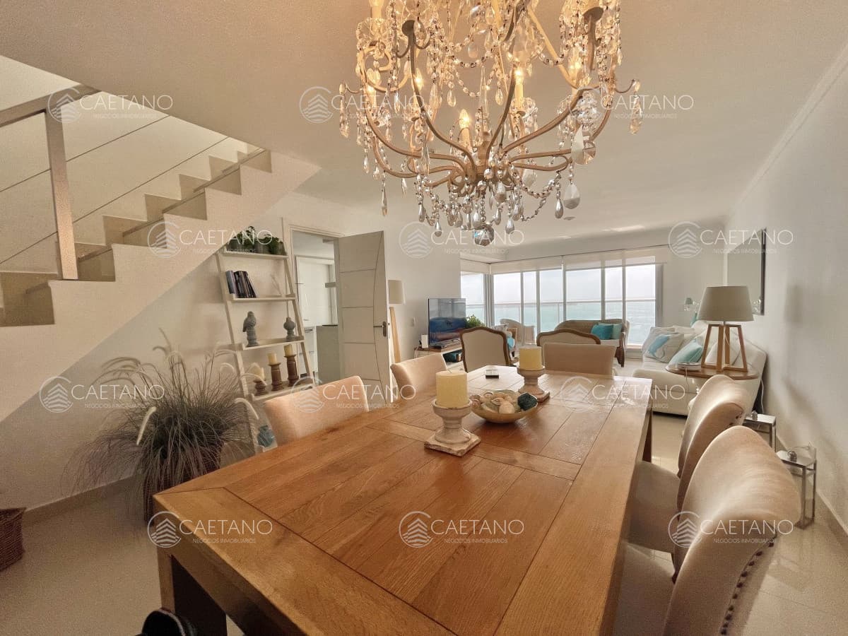 DUPLEX EN ALQUILER EN MANSA CON TODOS LOS SERVICIOS A PASOS DEL MAR — foto 2
