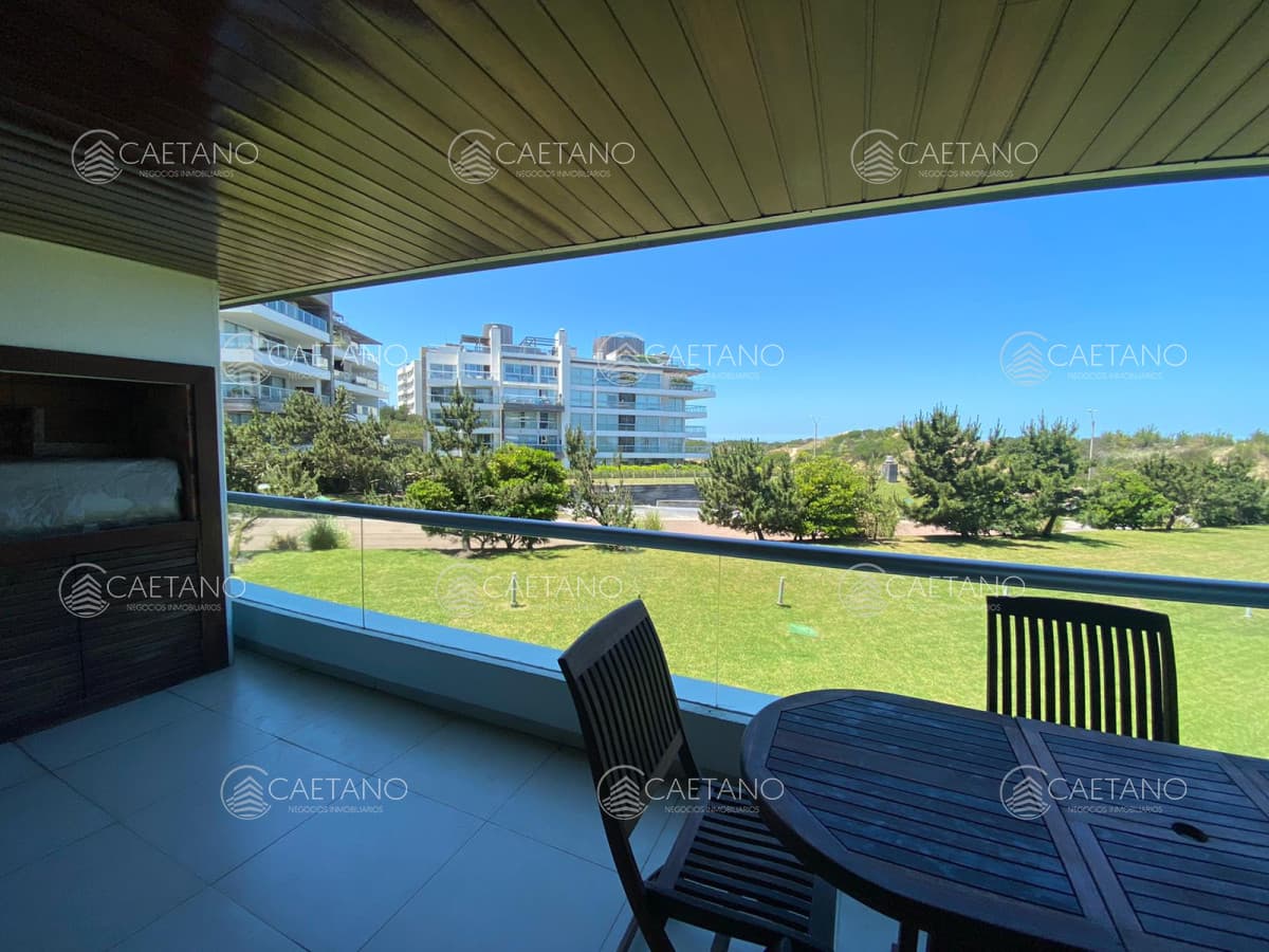ALQUILER TEMPORARIO DE APARTAMENTO DE 3 SUITES EN MARIGOT BRAVA