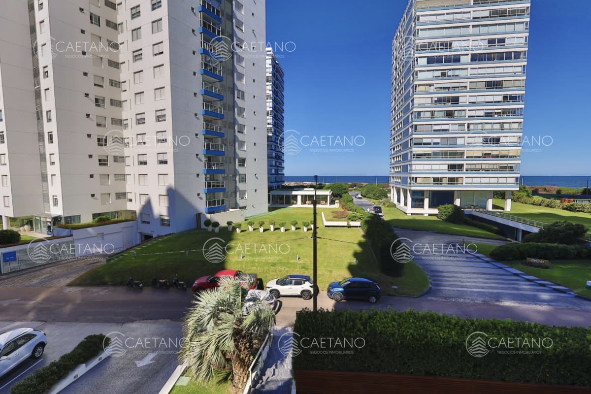 VENTA DE APARTAMENTO 2 DORMITORIOS EN TORRE MARINA II — foto 3