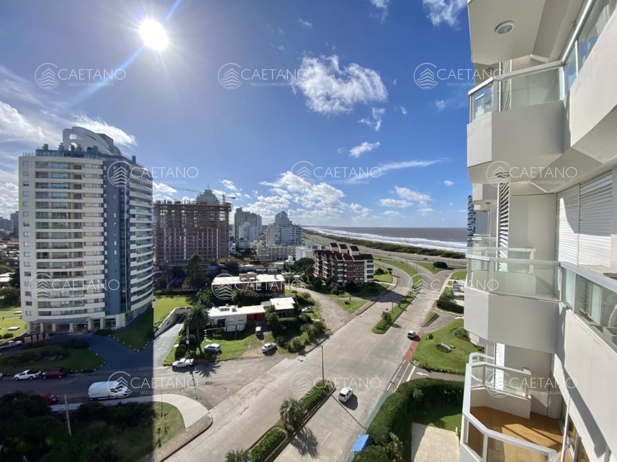 VENTA APARTAMENTO 2 DORMITORIOS - TORRE MARINA I