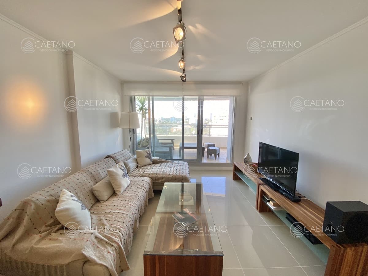 VENTA DE APARTAMENTO DE 3 DORMITORIOS EN EDIFICIO FOREST TOWER PUNTA DEL ESTE — foto 3