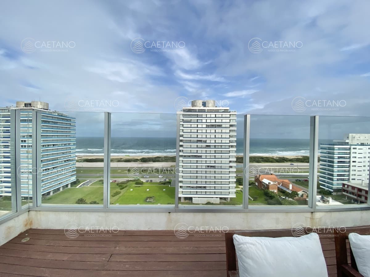 VENTA DE APARTAMENTO DE 2 DORMITORIOS EN EDIFICIO VISTA BRAVA PUNTA DEL ESTE