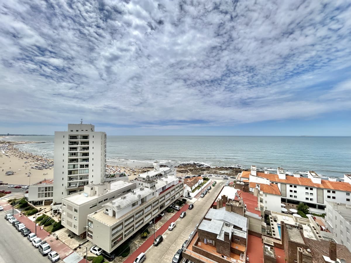 VENTA APARTAMENTO 1 DORMITORIO Y MEDIO EDIFICIO TORRE DEL SOL