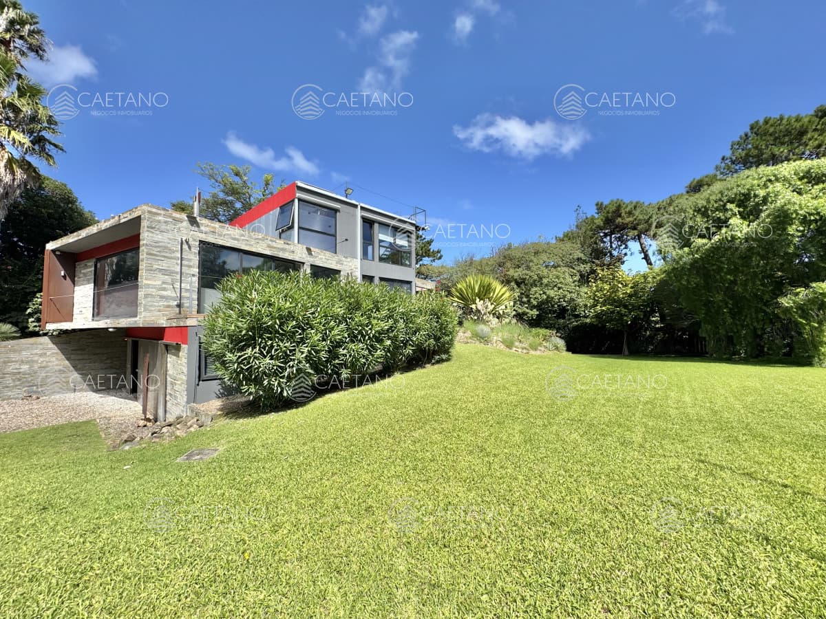 CASA EN VENTA 2 DORMITORIOS Y DEPENDENCIA - RINCON DEL INDIO
