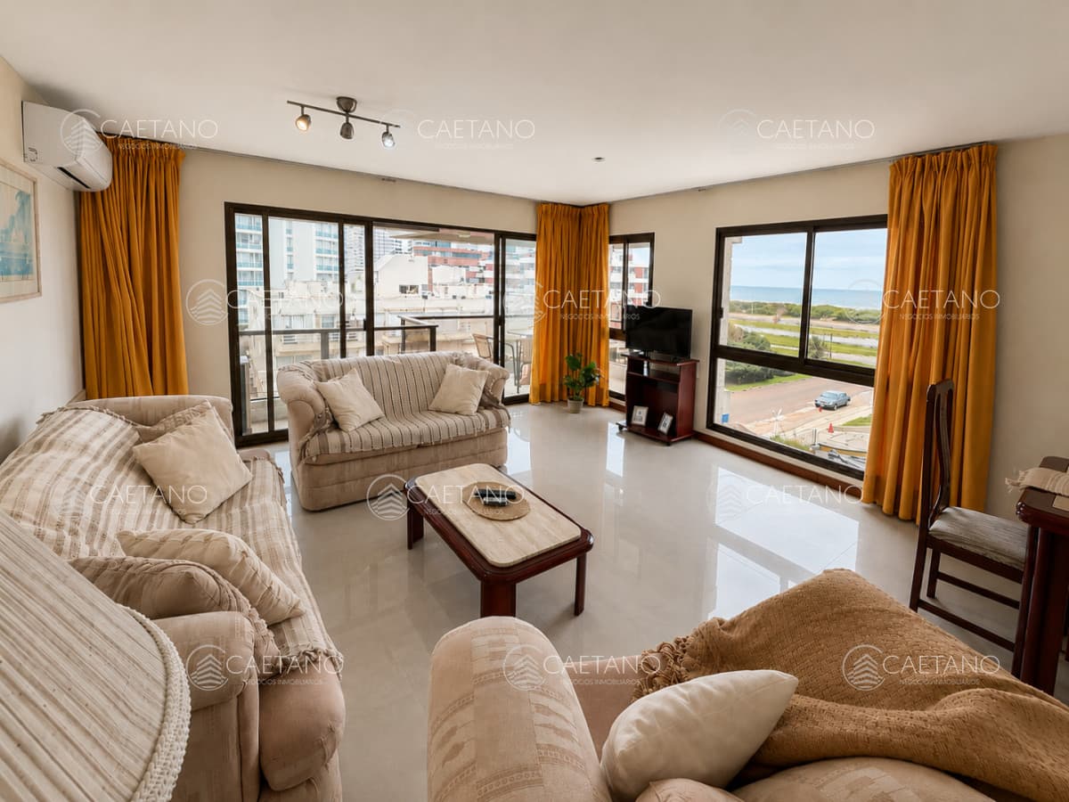 Hermoso apartamento terraza con vista al mar. — foto 3