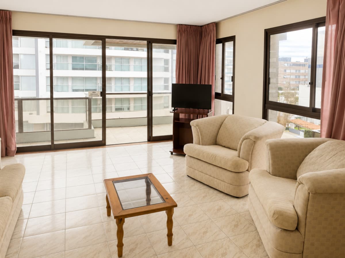 Departamento en alquiler anual. Ref 8265
