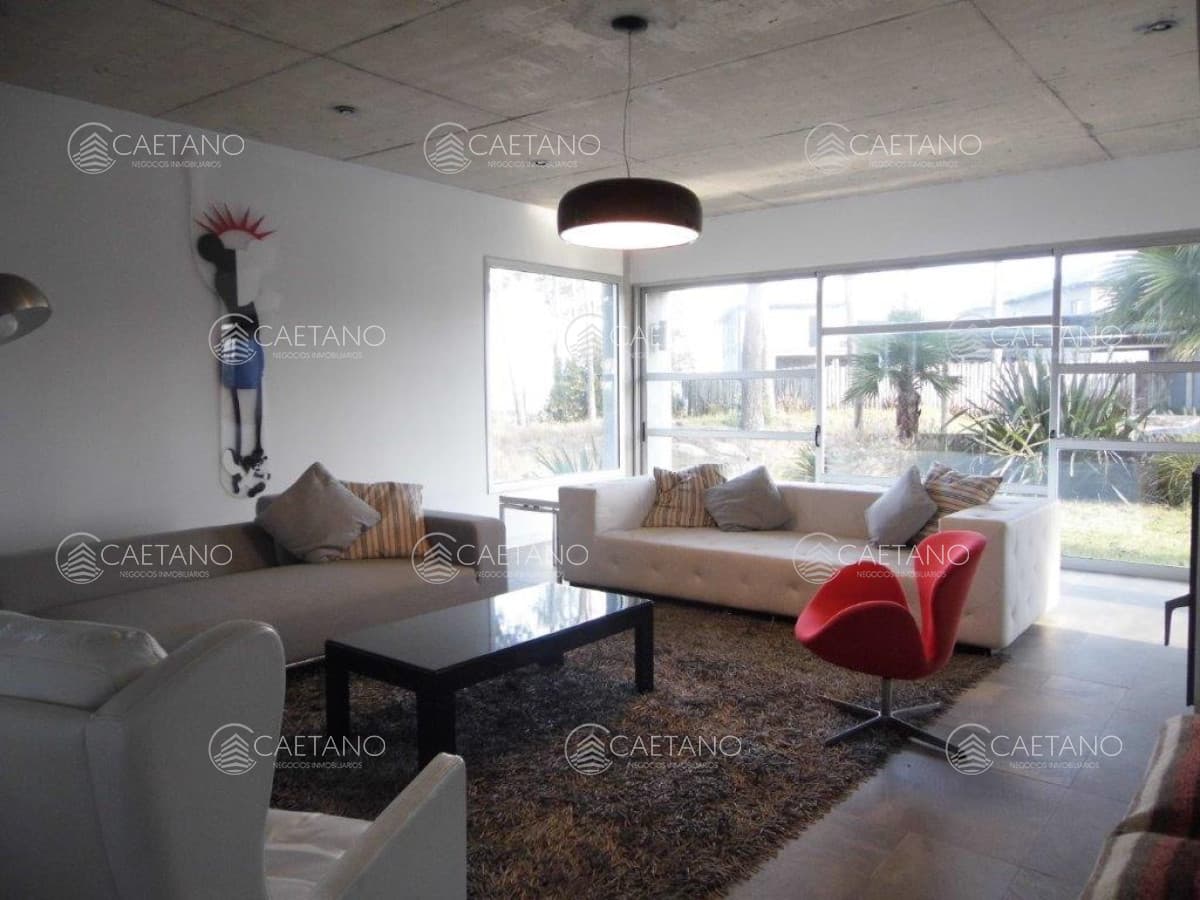 Casa en JosÃ© Ignacio, 4 dormitorios *